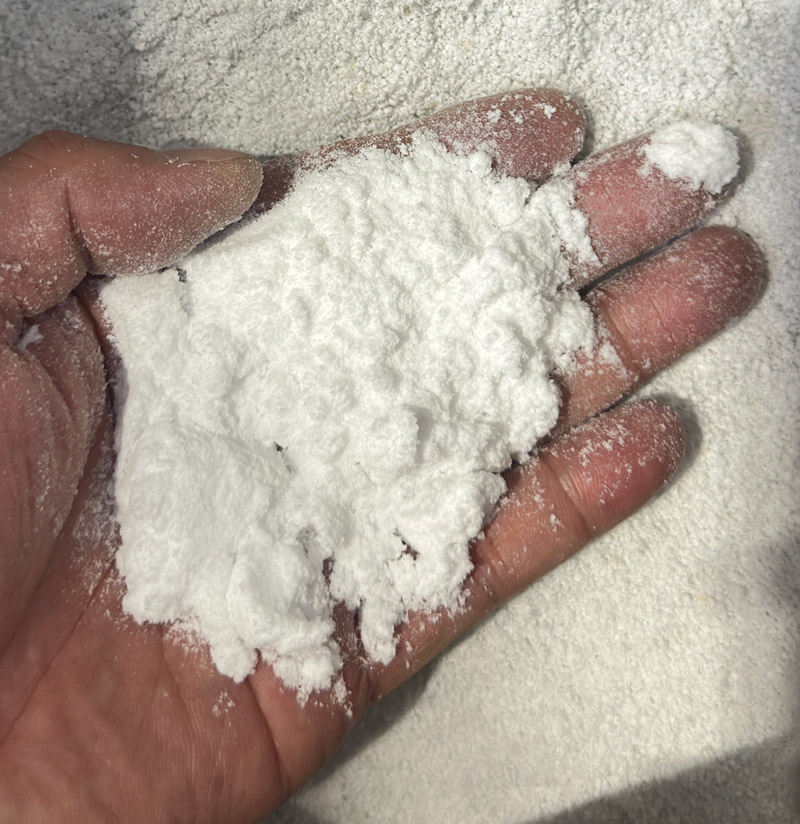 Pure-PTFE-powder-produced-by-the-dry-grinder